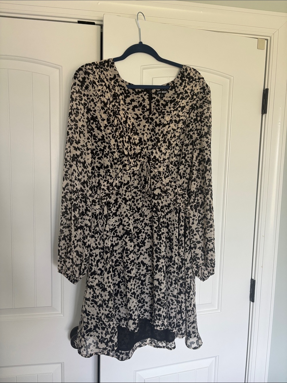 Steve Madden Rami Black and Cream Printed Long-Sleeve Dress